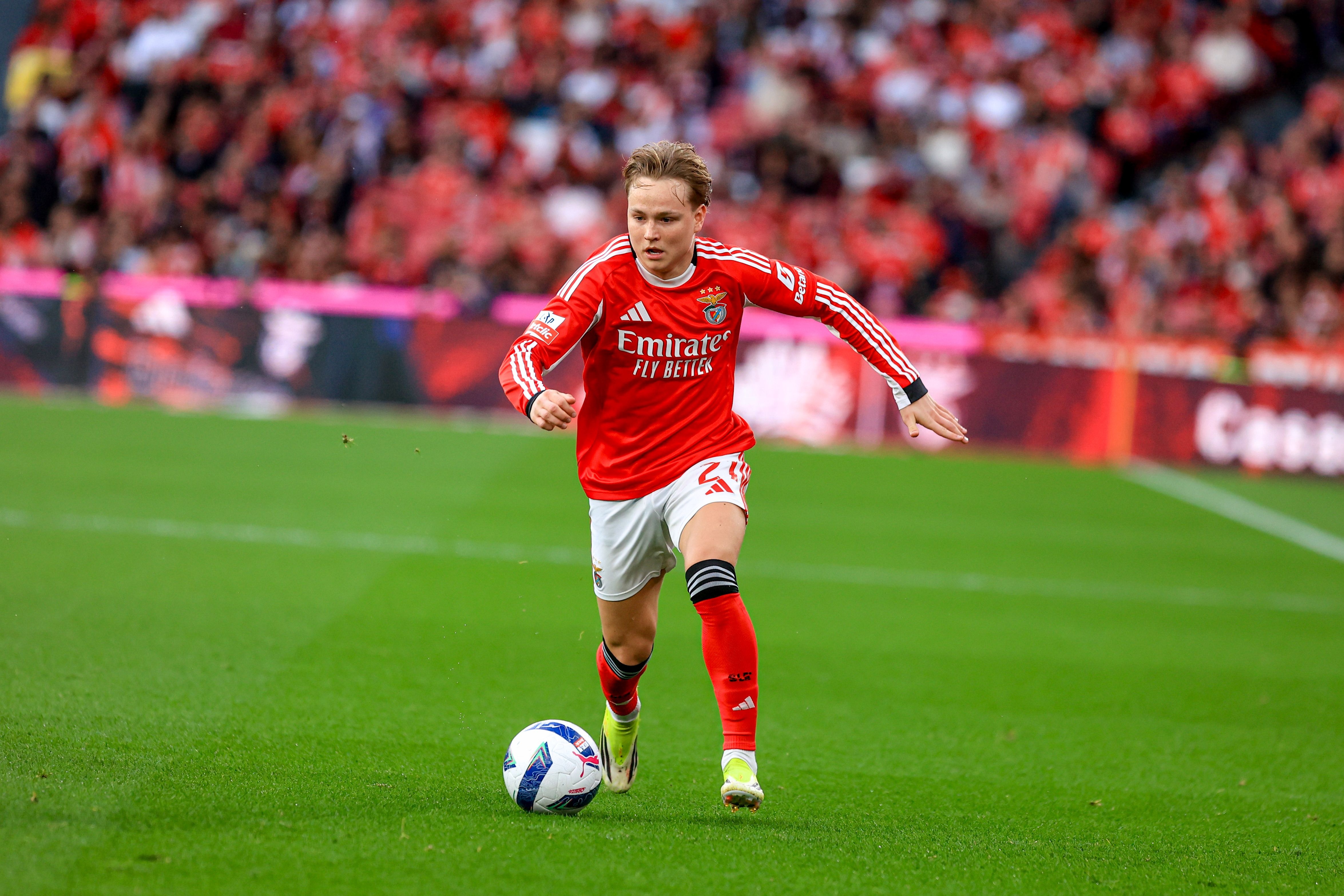 世体：巴萨关注本菲卡边锋谢尔德鲁普，转会费约2000万欧元