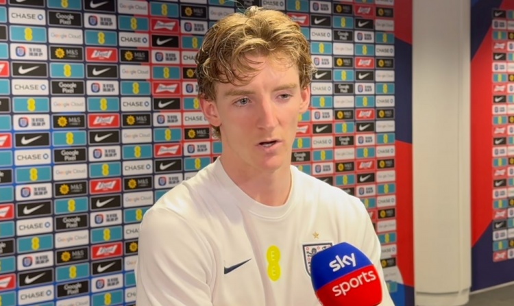 戈登：友谊赛表现不佳不是世界末日，真正关键是在世界杯顶住压力