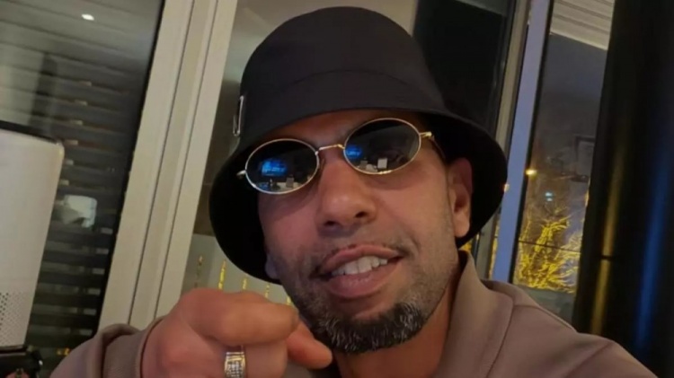 亚马尔父亲回击种族歧视：所有人都万岁！你尊重别人，才会被尊重