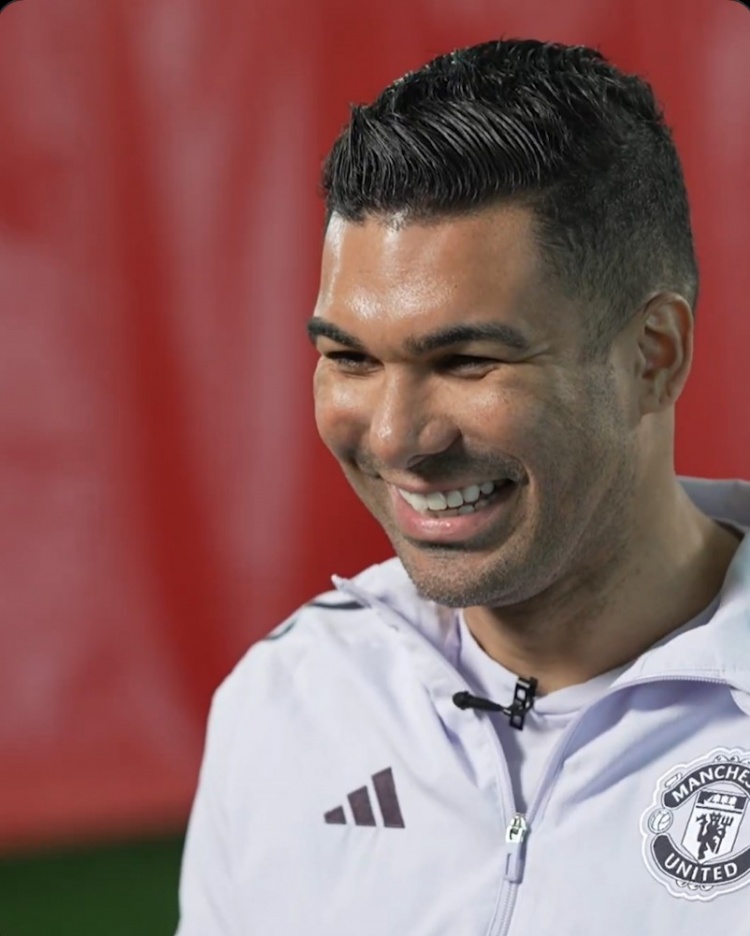 球迷呼吁再留一年！卡塞米罗：我心怀感激，将永生铭记曼联时光