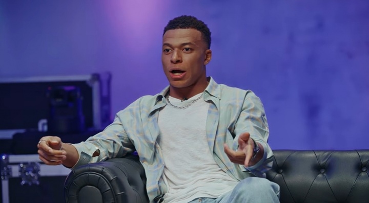 认同吗？姆巴佩：一支球队最重要的是中场，中后卫是最容易的位置